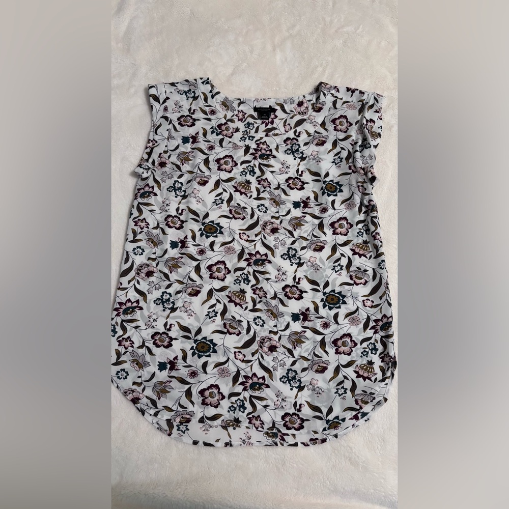 Ann Taylor LOFT - Floral Print Women's Cape Sleeve top - great condition